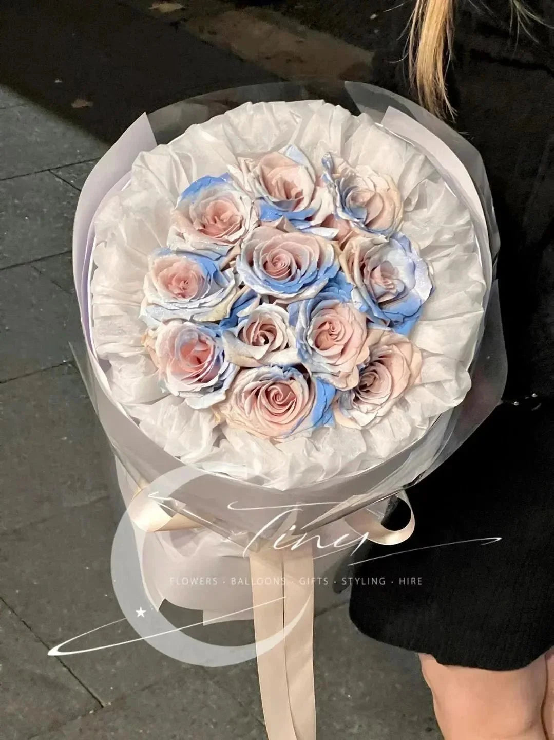 Bright Quicksand Rose Bouquet 空白流沙