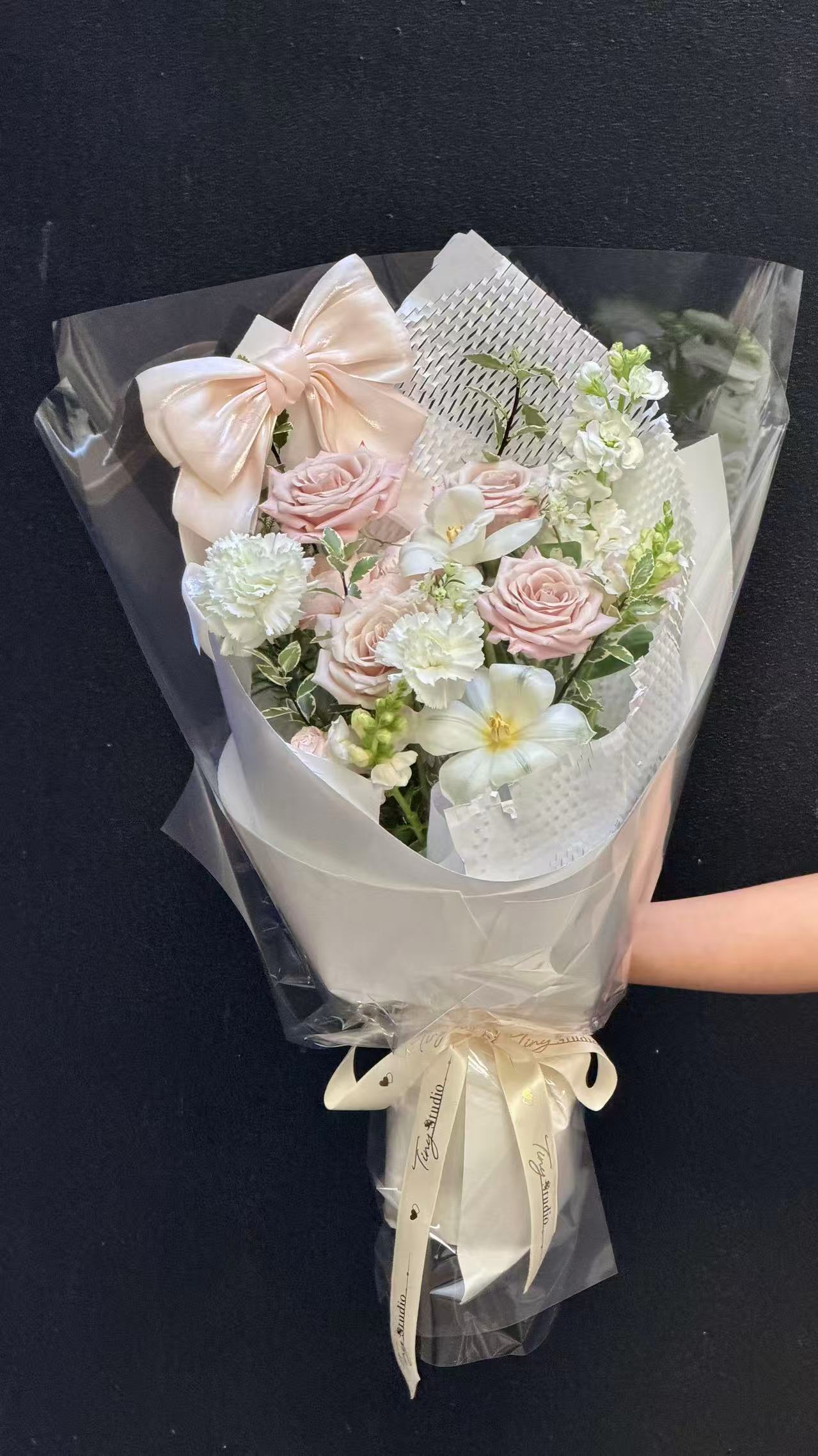 Dewdrop Elegance Bouquet 露珠优雅 (Small)