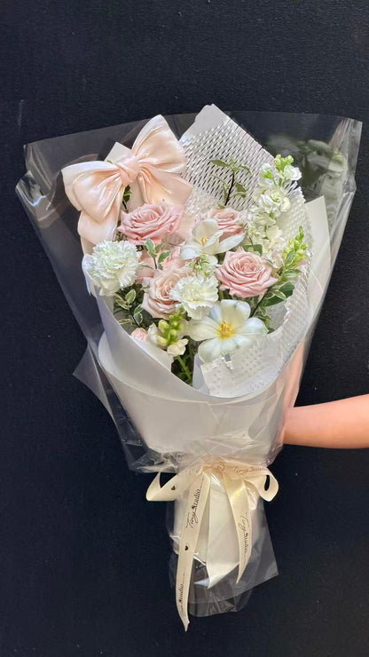 Dewdrop Elegance Bouquet 露珠优雅 (Small)
