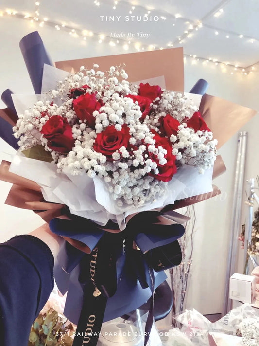 Reluctant to Part 11 Red Roses Bouquet 依依不舍