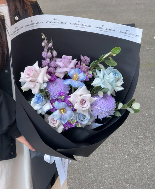 Sea of Blue and Purple Bouquet 紫蓝海