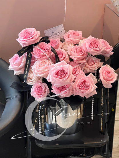Blooming Surprise Hat Box 玫瑰抱抱桶