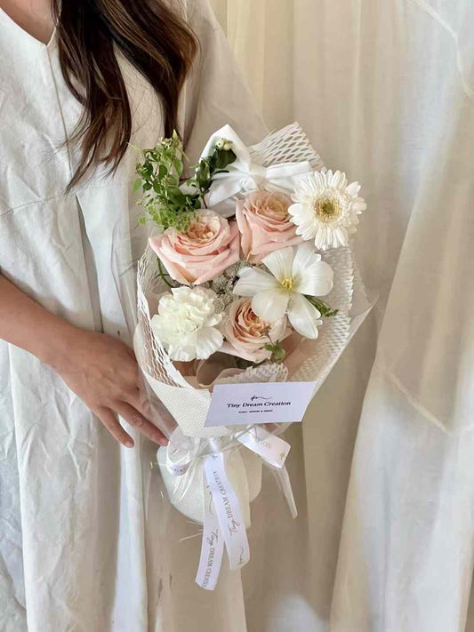 Dewdrop Elegance Bouquet 露珠优雅